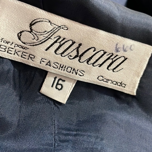 Gorgeous designer Frascara Beker Fashions made in Canada dress, navy blue, new - Picture 2 of 7